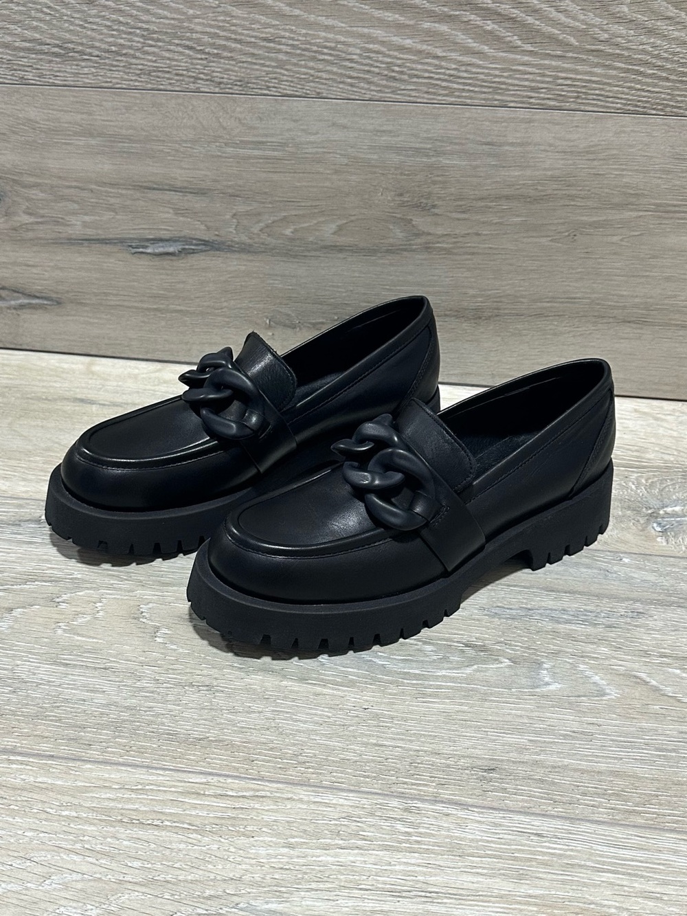 Saint + Sofia Black Leather Platform Chain Loafers EU 40 (US 9.5)
